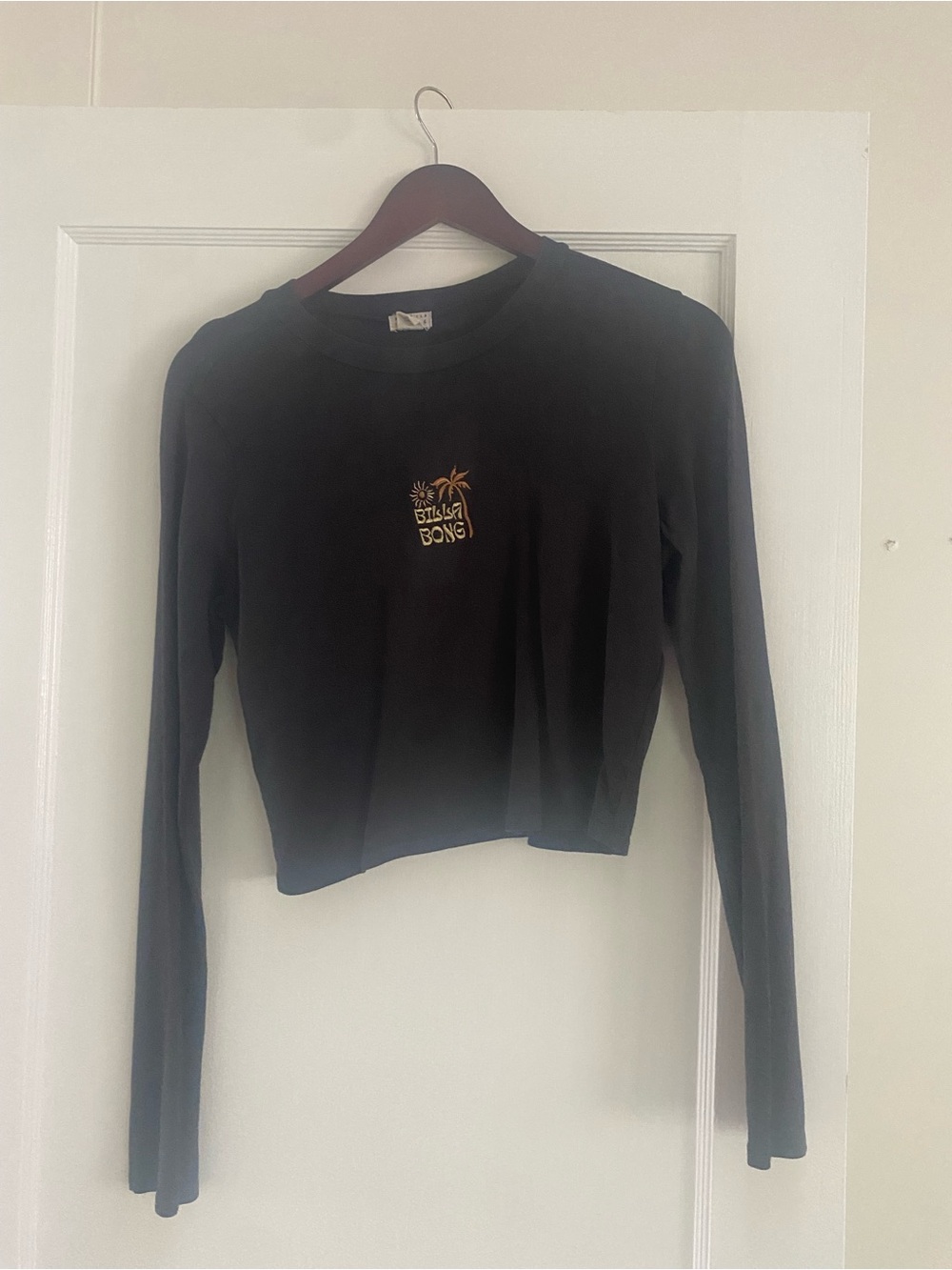 Billabong Black Cropped Long-Sleeve Tee with Old-School Knitted Gold Logo